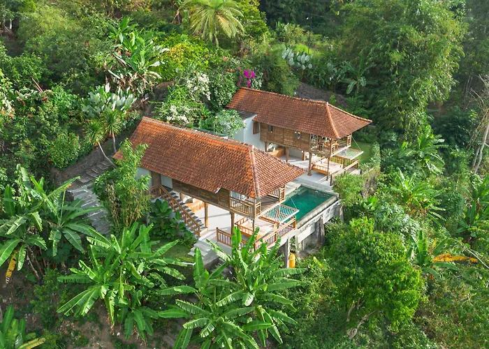 Ocean & Mountain View Villa, Waterfalls, Eco-luxe By Santrian Hotel Munduk